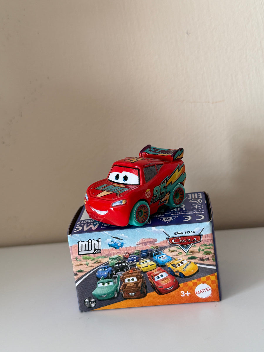 Race to Celebrate Lightning McQueen Mini Racer